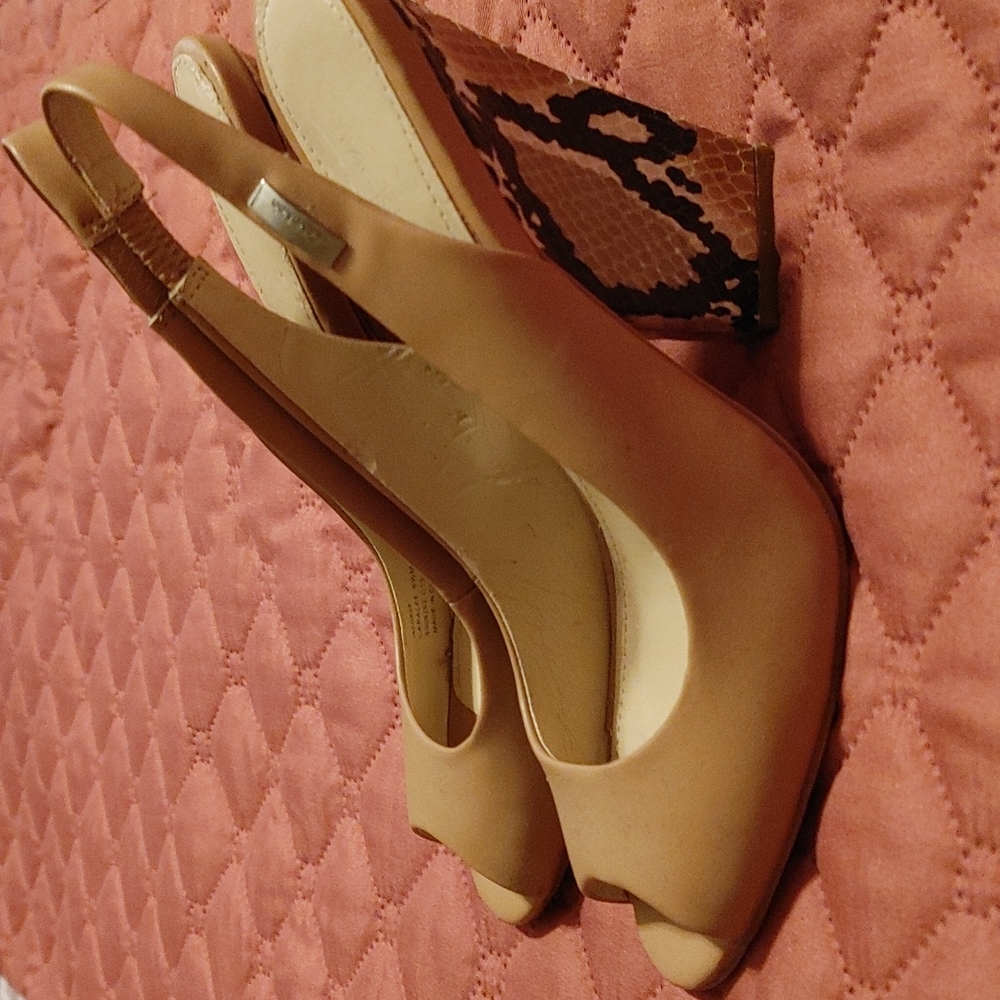 Ladies shoes